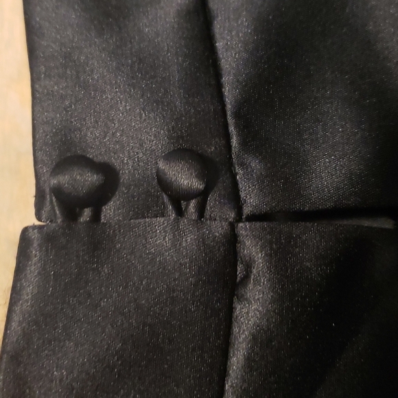 MAX AND CLEO BLACK SATIN SHIFT DRESS WITH BEADED NECKLINE SZ 12 - Picture 8 of 15